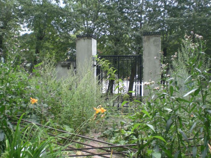 Ekaterinburg and Dyatlov Group Graves 2012